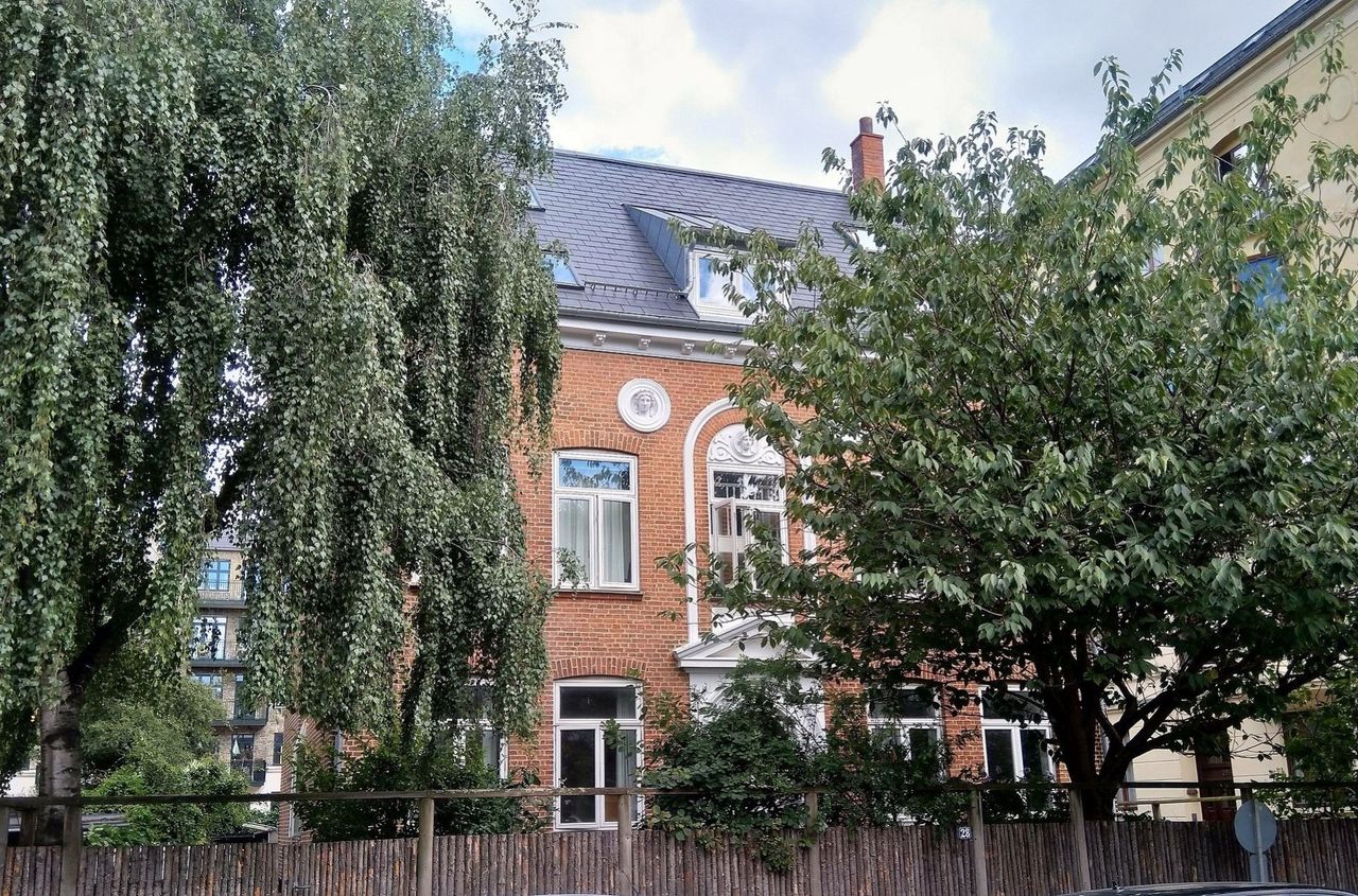 image 01